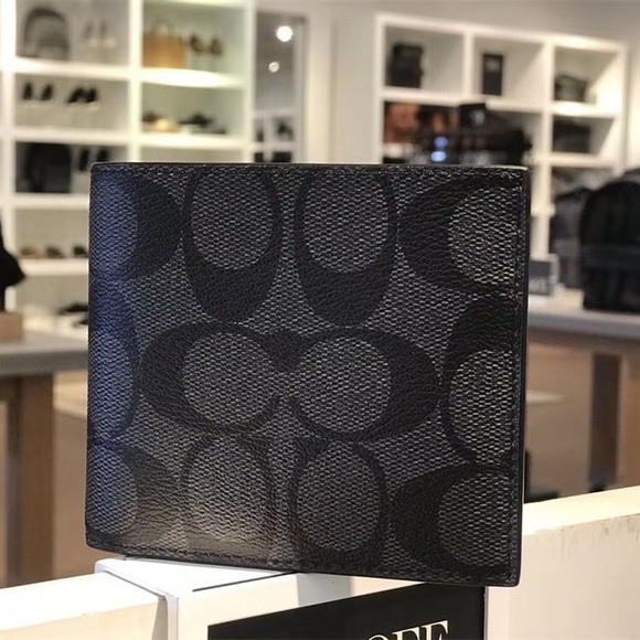 COACH Wallet In Signature F75083 - Picture 3 of 10